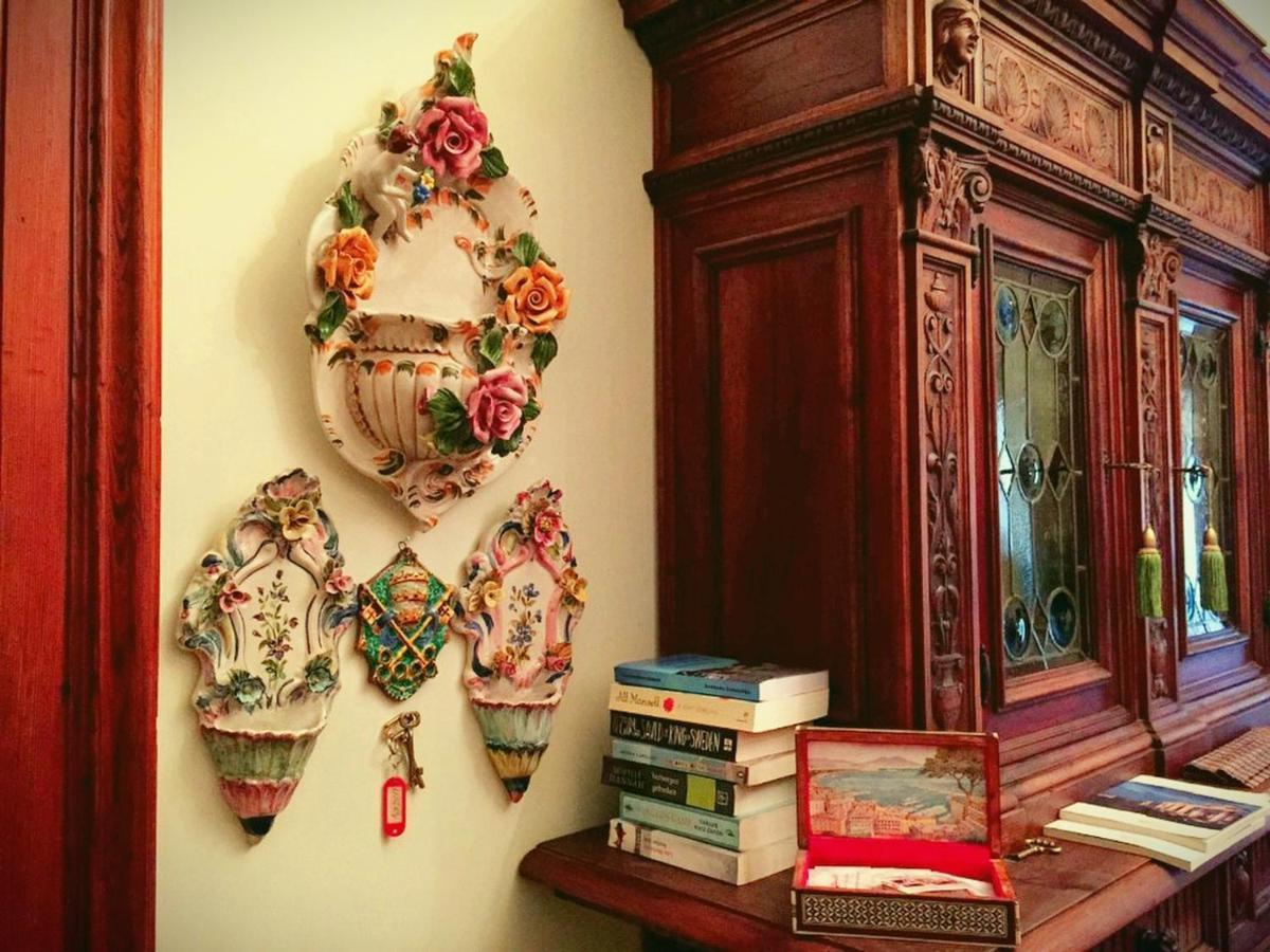 B&B Atmosfere Del Centro Storico เนเปิลส์ ภายนอก รูปภาพ
