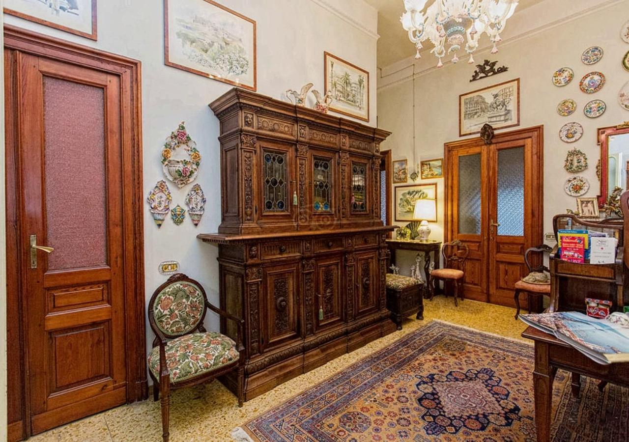 B&B Atmosfere Del Centro Storico เนเปิลส์ ภายนอก รูปภาพ
