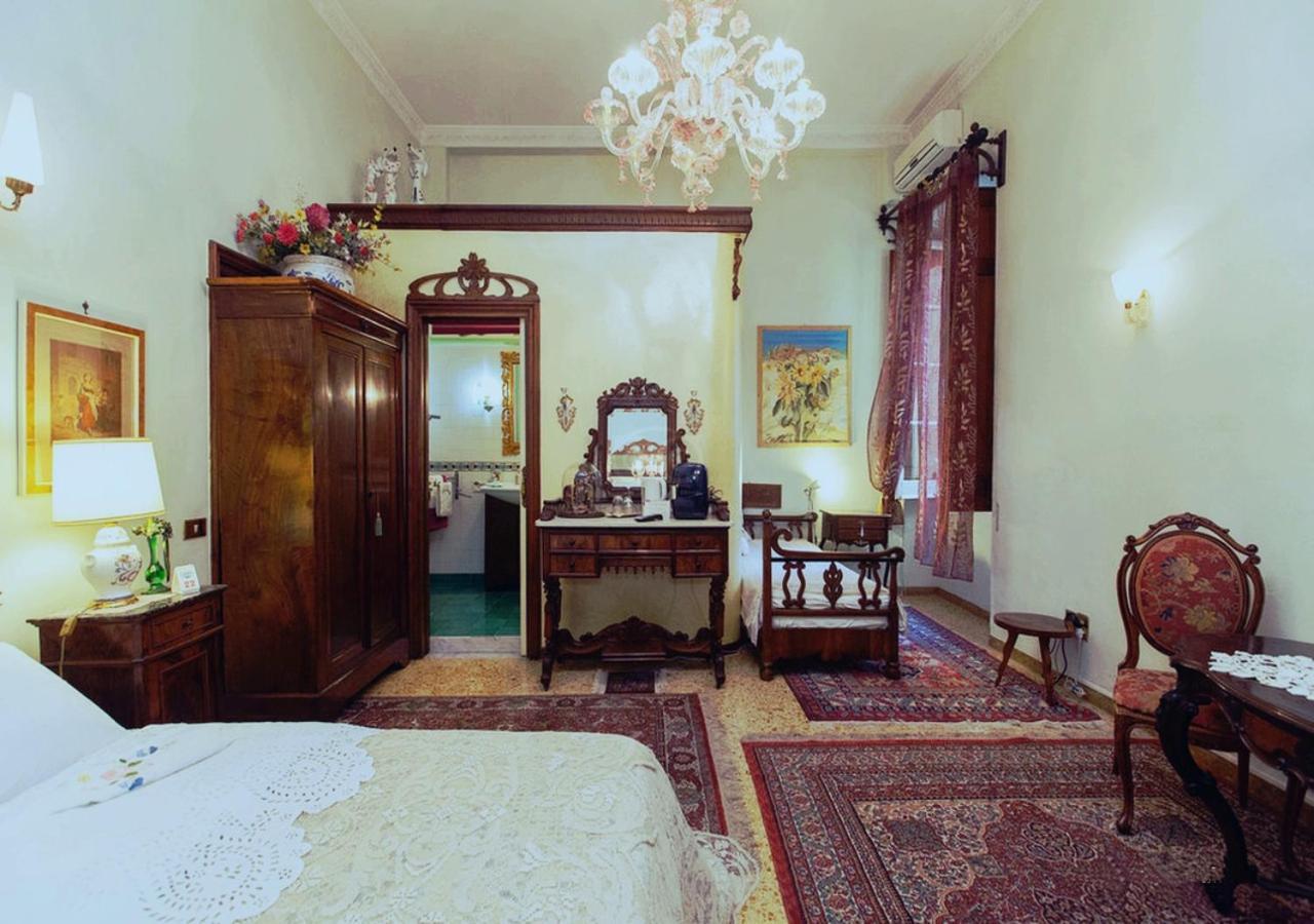 B&B Atmosfere Del Centro Storico เนเปิลส์ ภายนอก รูปภาพ