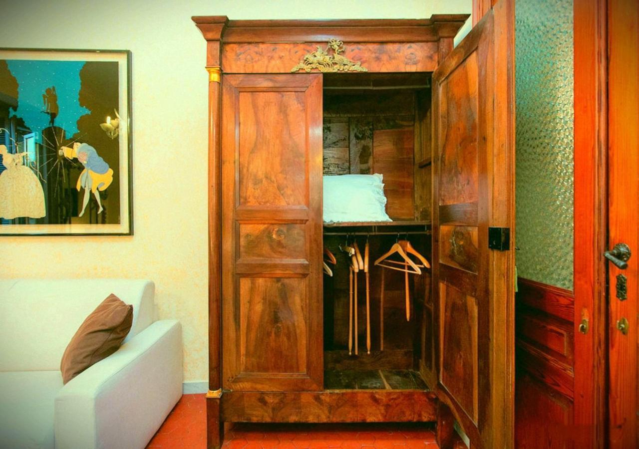 B&B Atmosfere Del Centro Storico เนเปิลส์ ภายนอก รูปภาพ