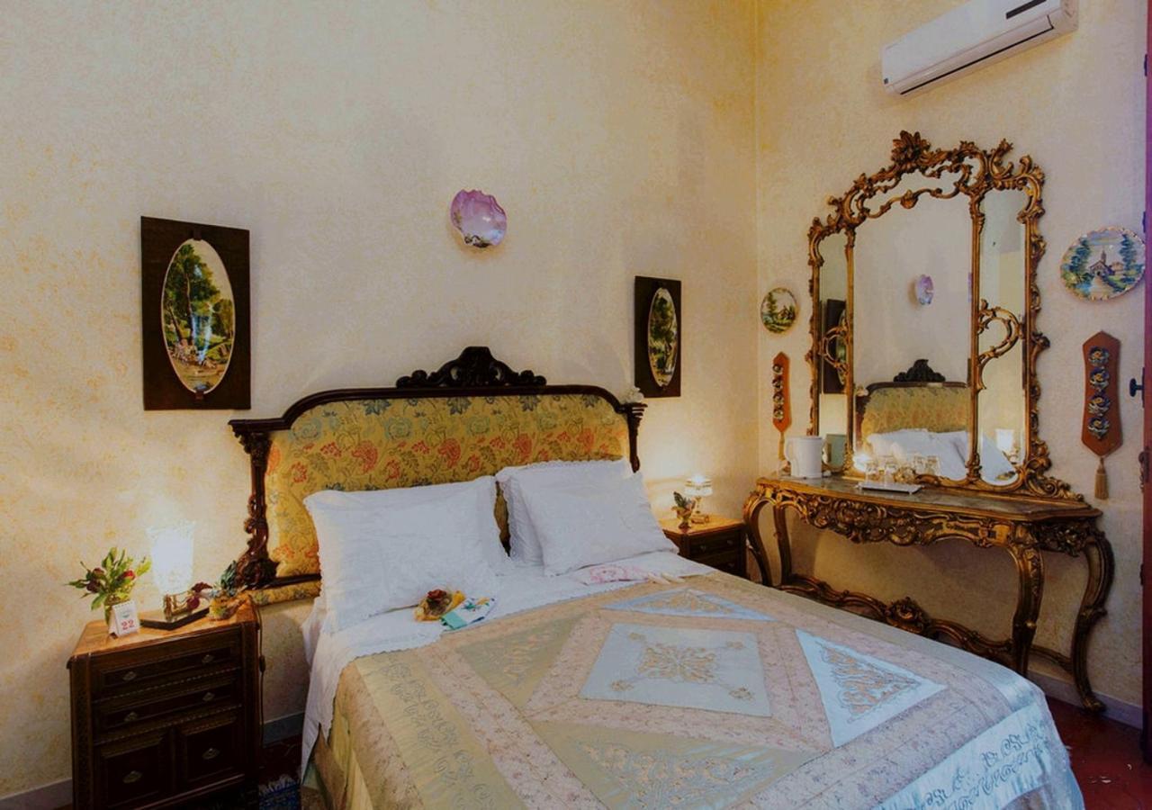 B&B Atmosfere Del Centro Storico เนเปิลส์ ภายนอก รูปภาพ
