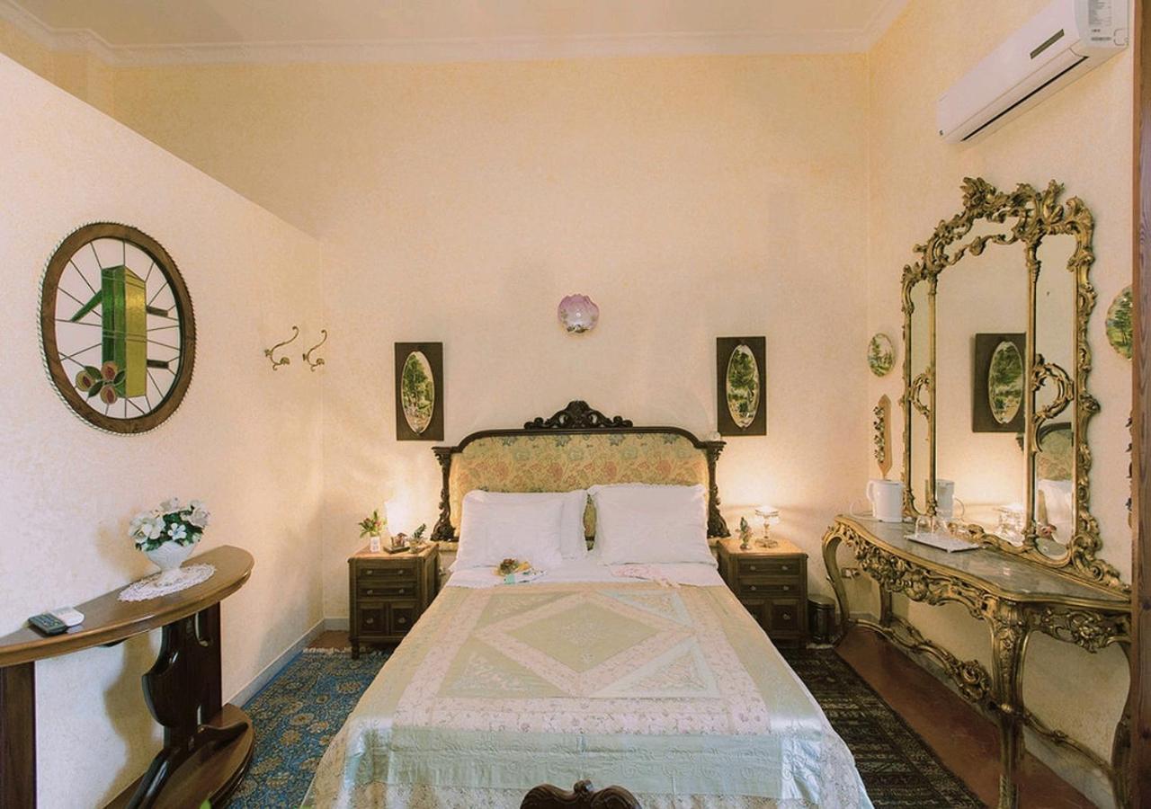 B&B Atmosfere Del Centro Storico เนเปิลส์ ภายนอก รูปภาพ