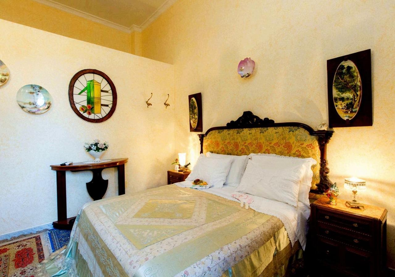 B&B Atmosfere Del Centro Storico เนเปิลส์ ภายนอก รูปภาพ