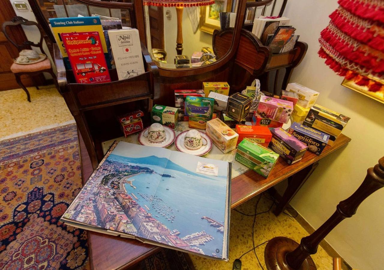 B&B Atmosfere Del Centro Storico เนเปิลส์ ภายนอก รูปภาพ