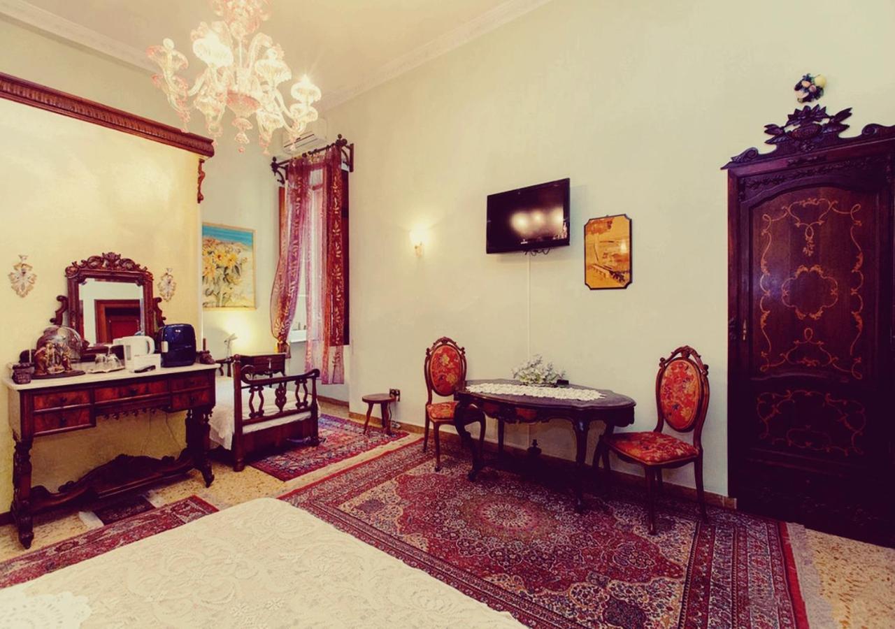 B&B Atmosfere Del Centro Storico เนเปิลส์ ภายนอก รูปภาพ