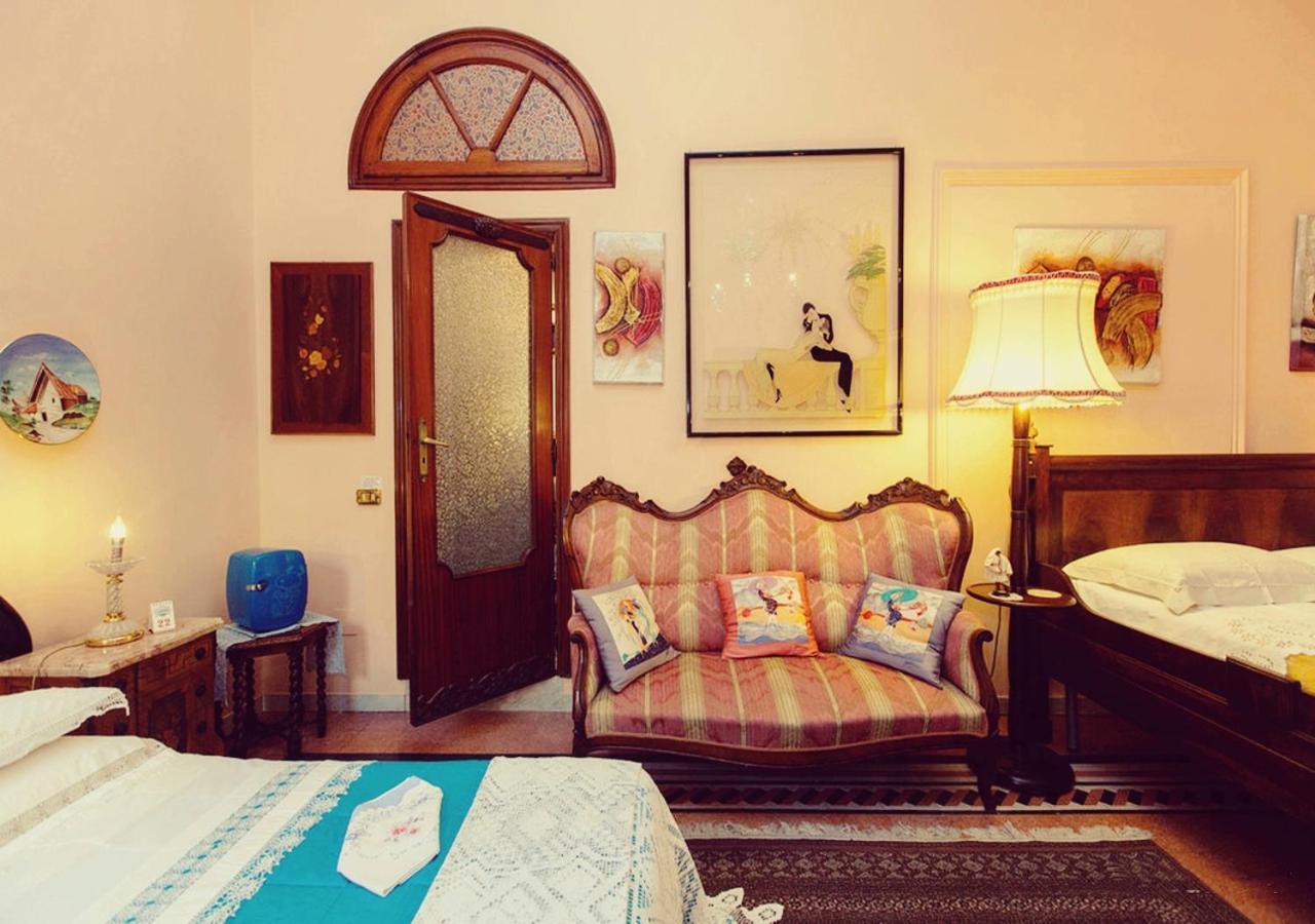 B&B Atmosfere Del Centro Storico เนเปิลส์ ภายนอก รูปภาพ