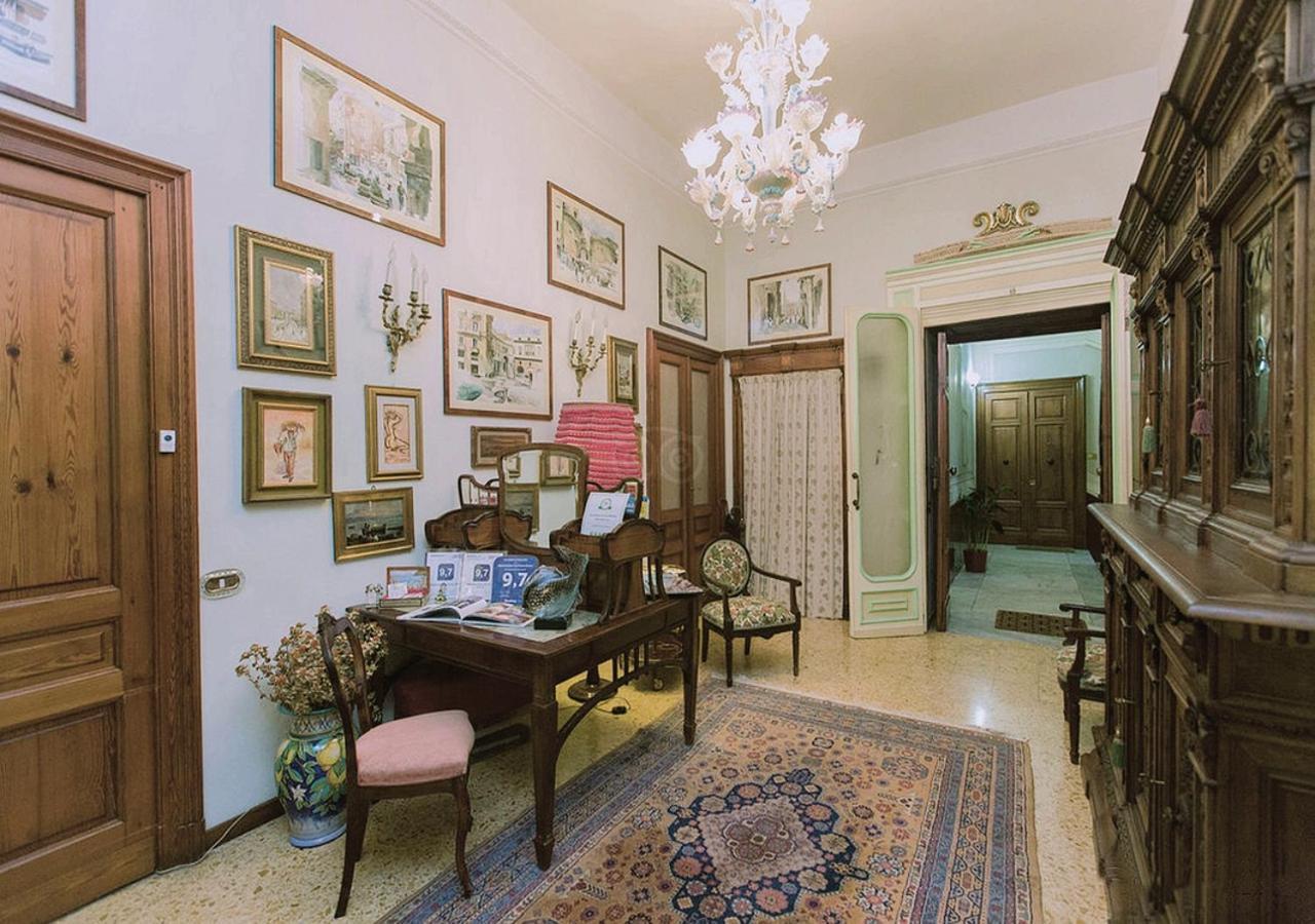 B&B Atmosfere Del Centro Storico เนเปิลส์ ภายนอก รูปภาพ
