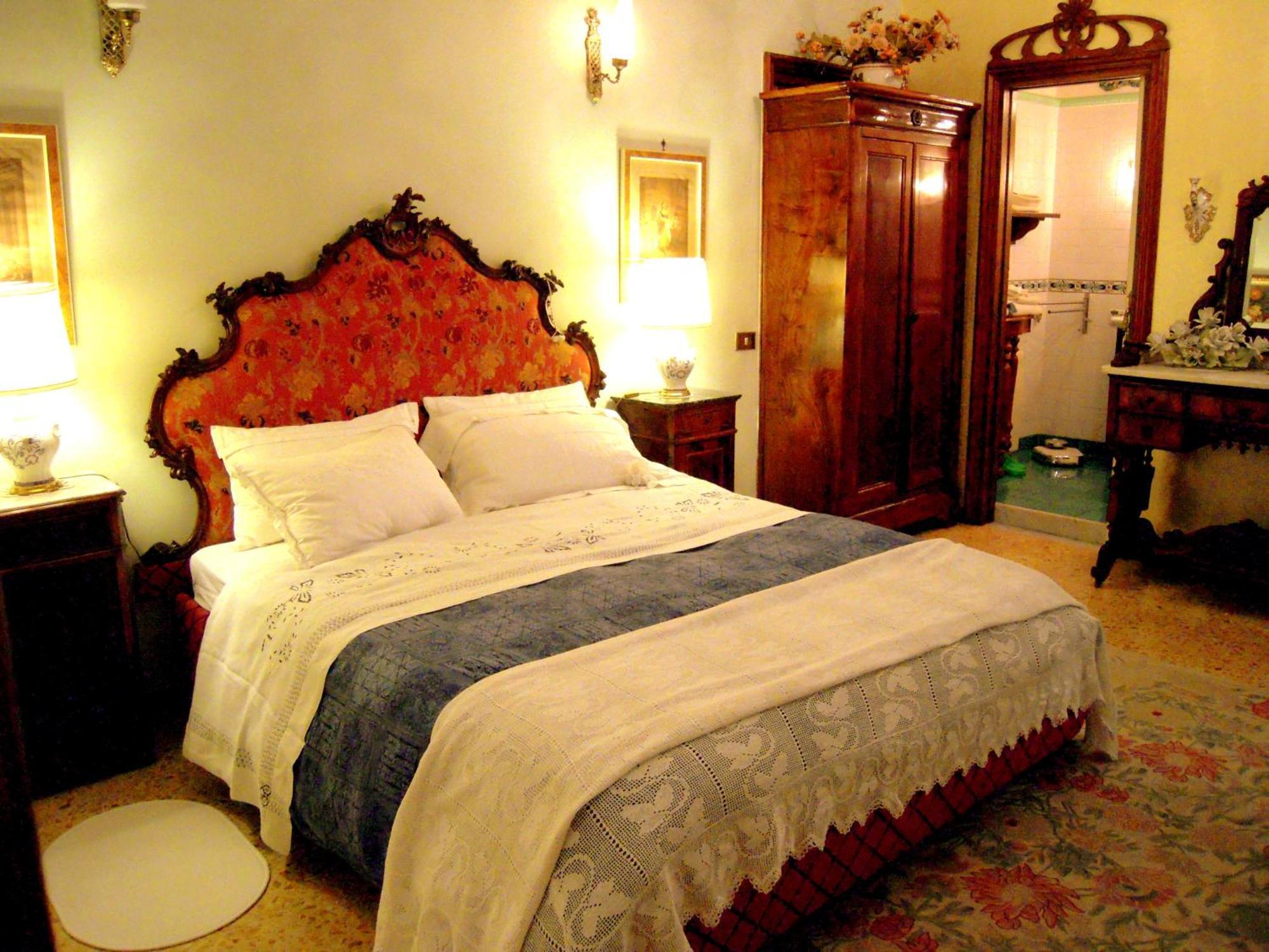 B&B Atmosfere Del Centro Storico เนเปิลส์ ภายนอก รูปภาพ