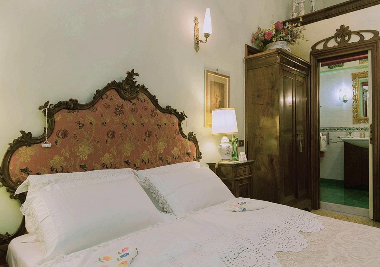 B&B Atmosfere Del Centro Storico เนเปิลส์ ห้อง รูปภาพ